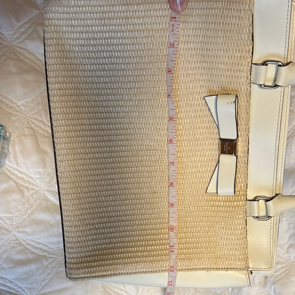 Kate Spade Elegant Cream Tote Bag with Bow Accent